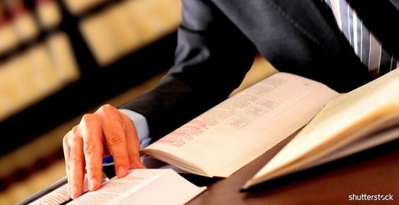 Étude de dossier et collecte de preuves par un avocat