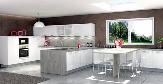 Cuisine reflet blanc proposée par Béatrice Cuisines et Bains à Cogolin dans le Var (83)