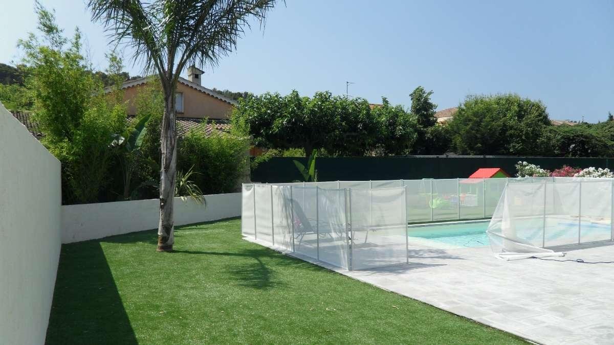 Création de parcs et jardins, pose de clôtures pour piscines