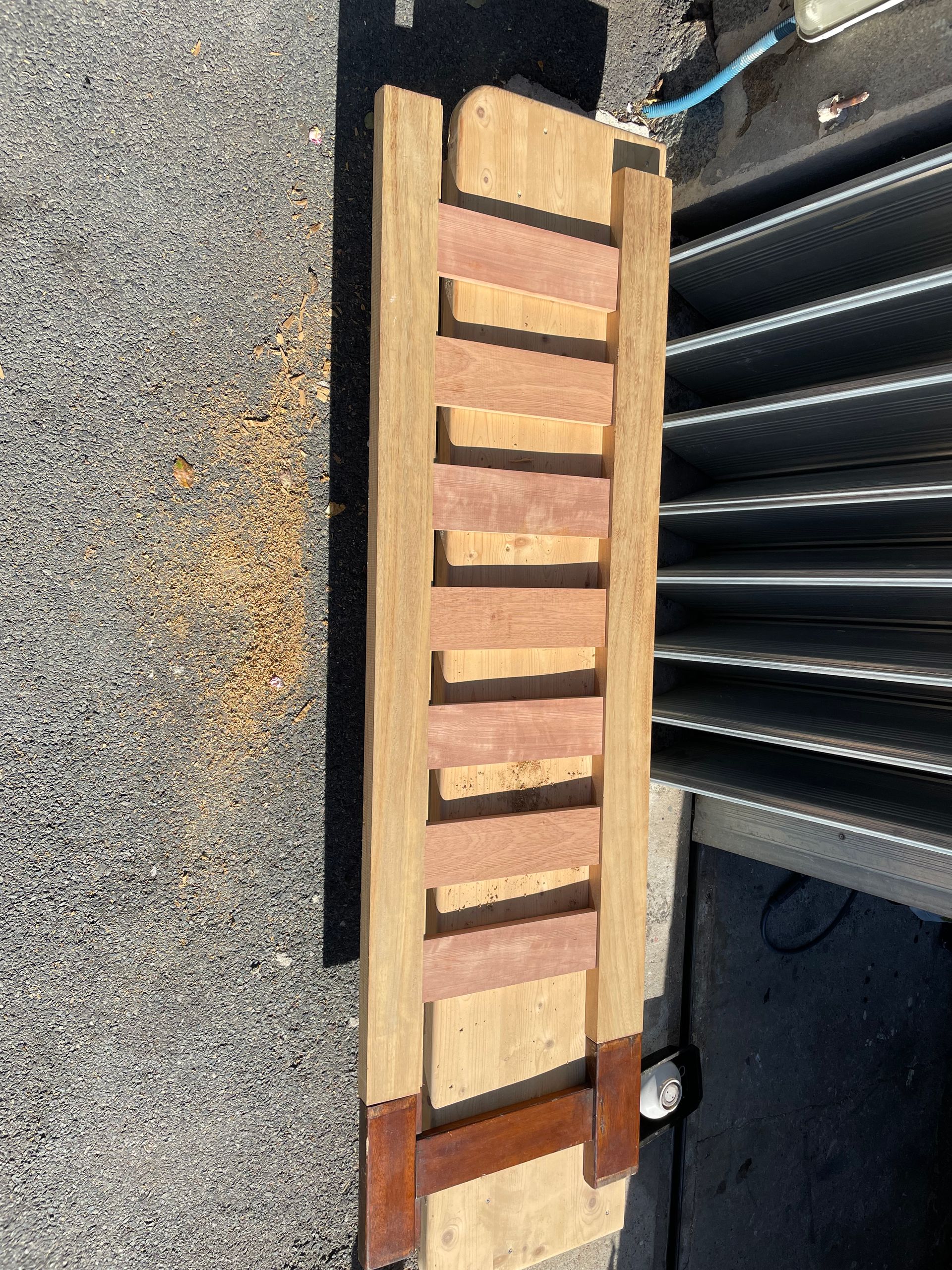 Préparation d'un escalier en bois sur mesure