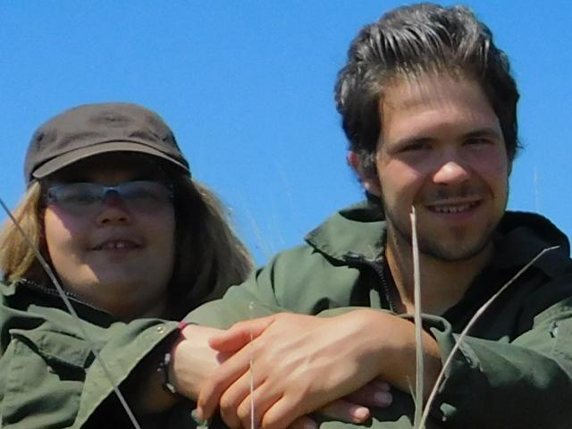 Photo d'un homme et d'une femme en train de sourire
