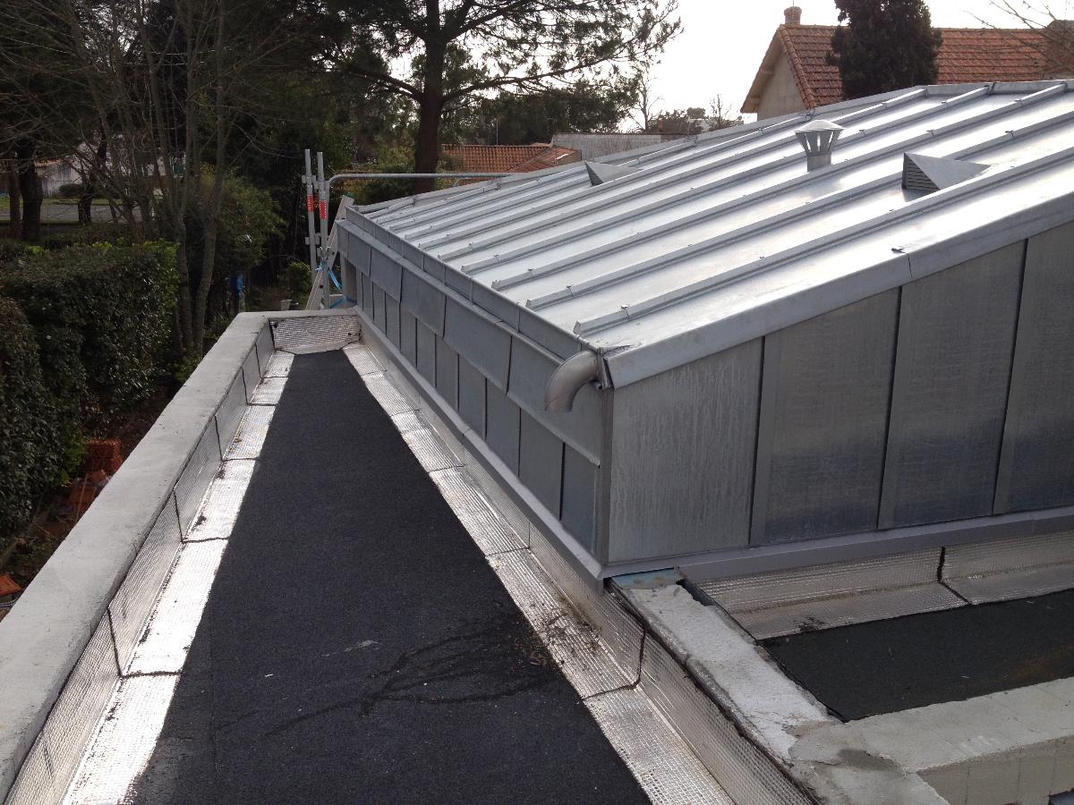 Rénovation de couverture en bacs acier par Renald Bideaux