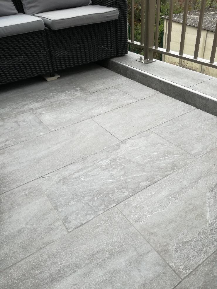 pose carrelage en terrasse