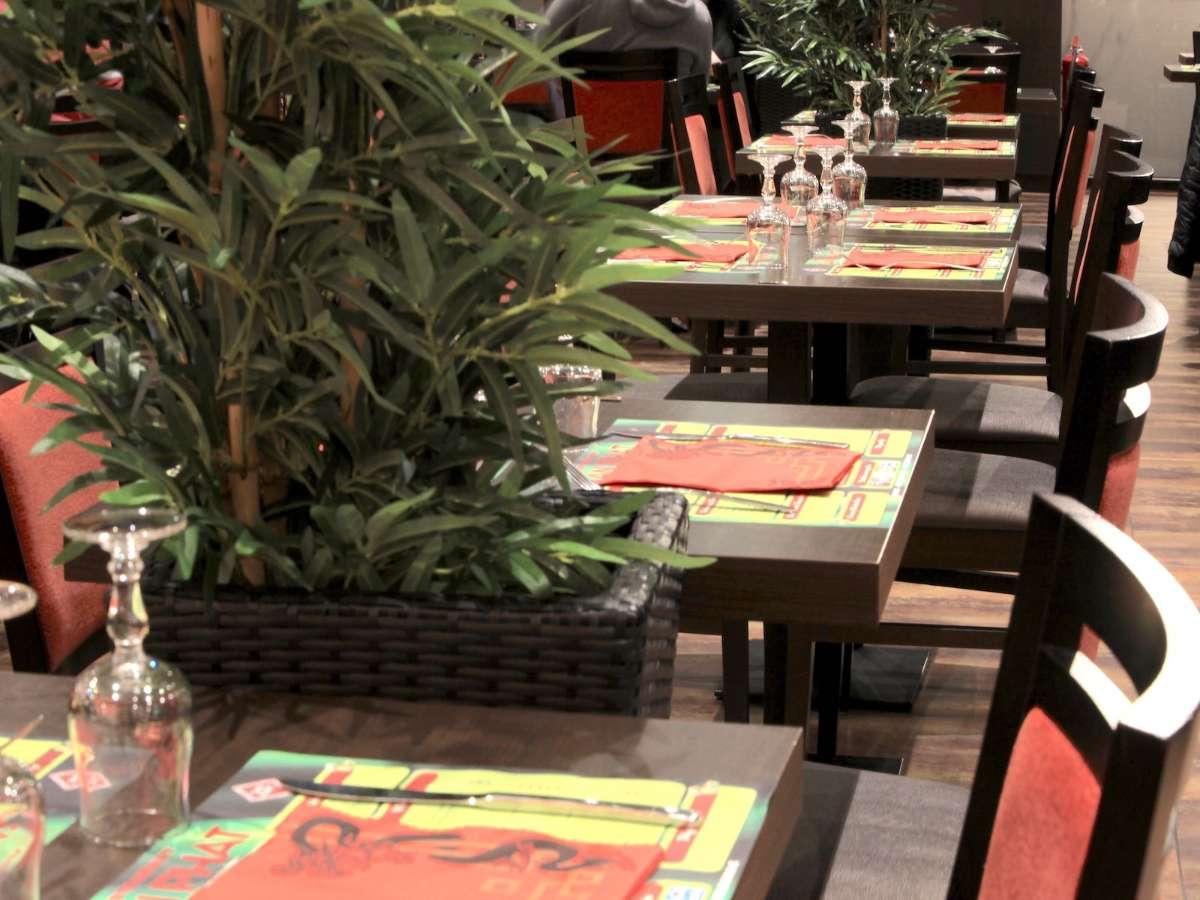 Les tables du restaurant