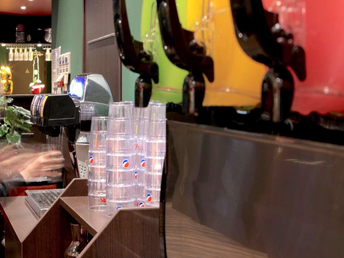 Les granités et le distributeur de boissons chez Tan Phat à Bergerac