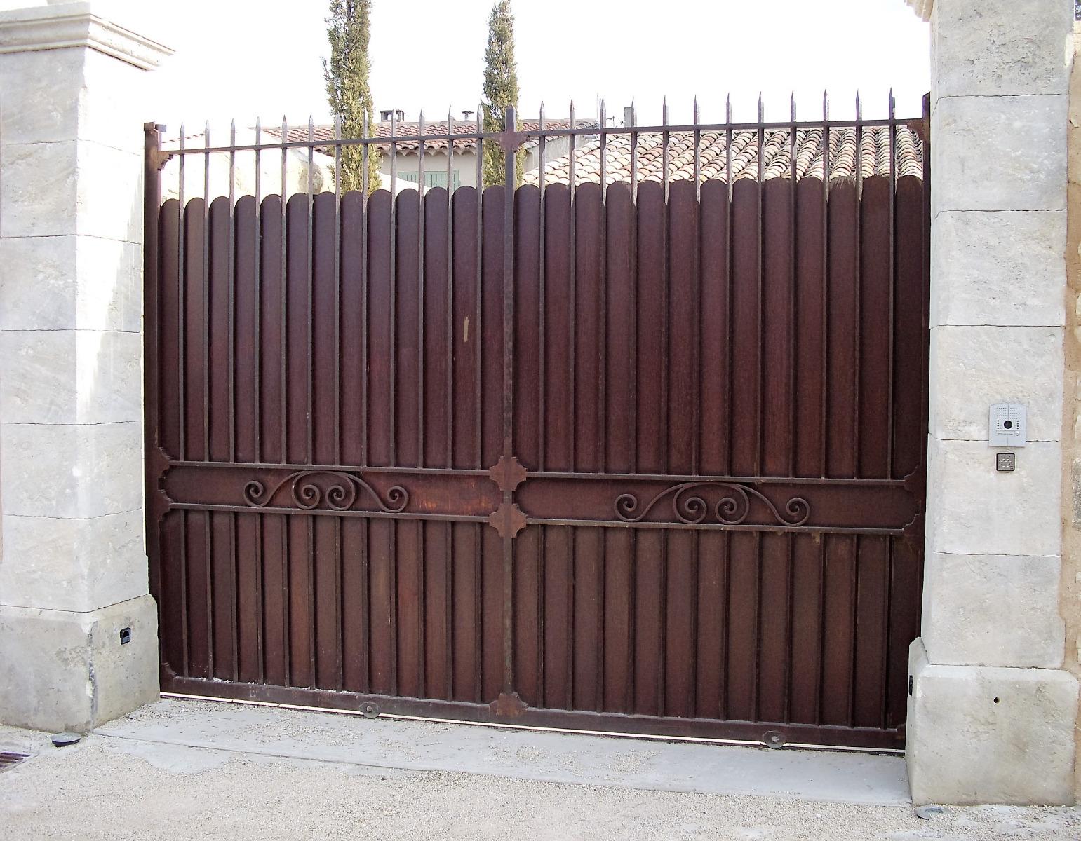 Portail 010 coulissant