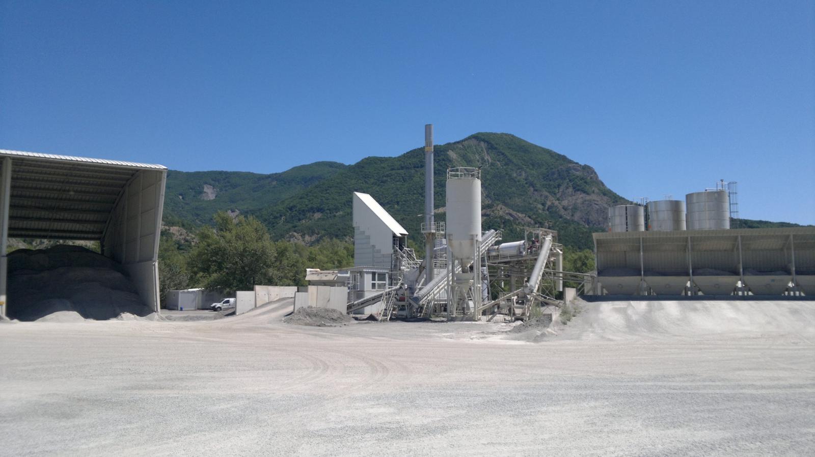 Fabrication d'enrobés froids à Gap par la Société Routière du Midi