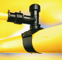 Un tubo amarillo con un accesorio negro conectado a él.