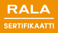Oranssi kyltti, jossa valkoisella viivalla erotettuna valkoiset tekstit ”RALA” ja ”SERTIFIKAATTI”.
