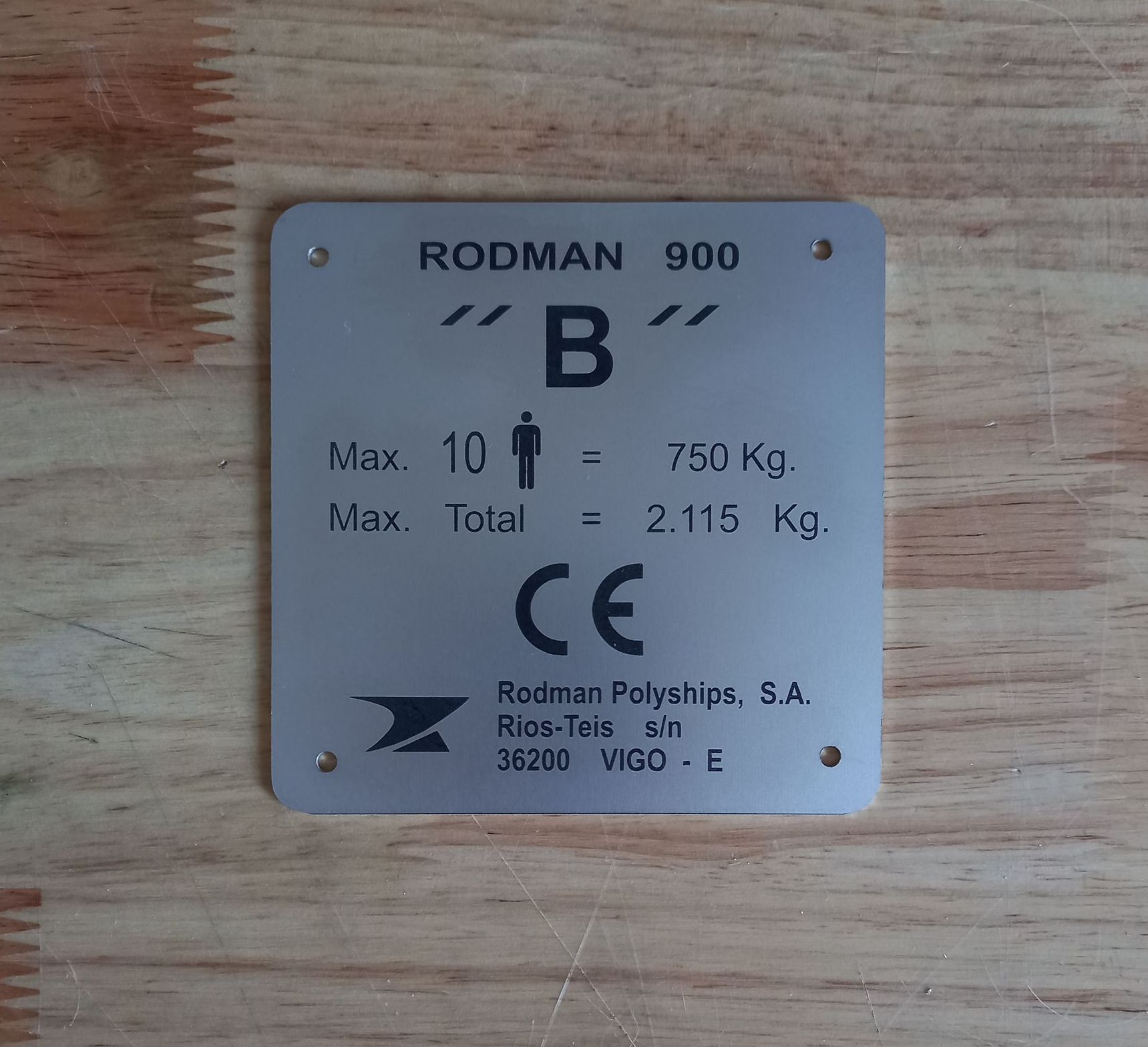 Marquage d'une plaque en inox pour l'industrie