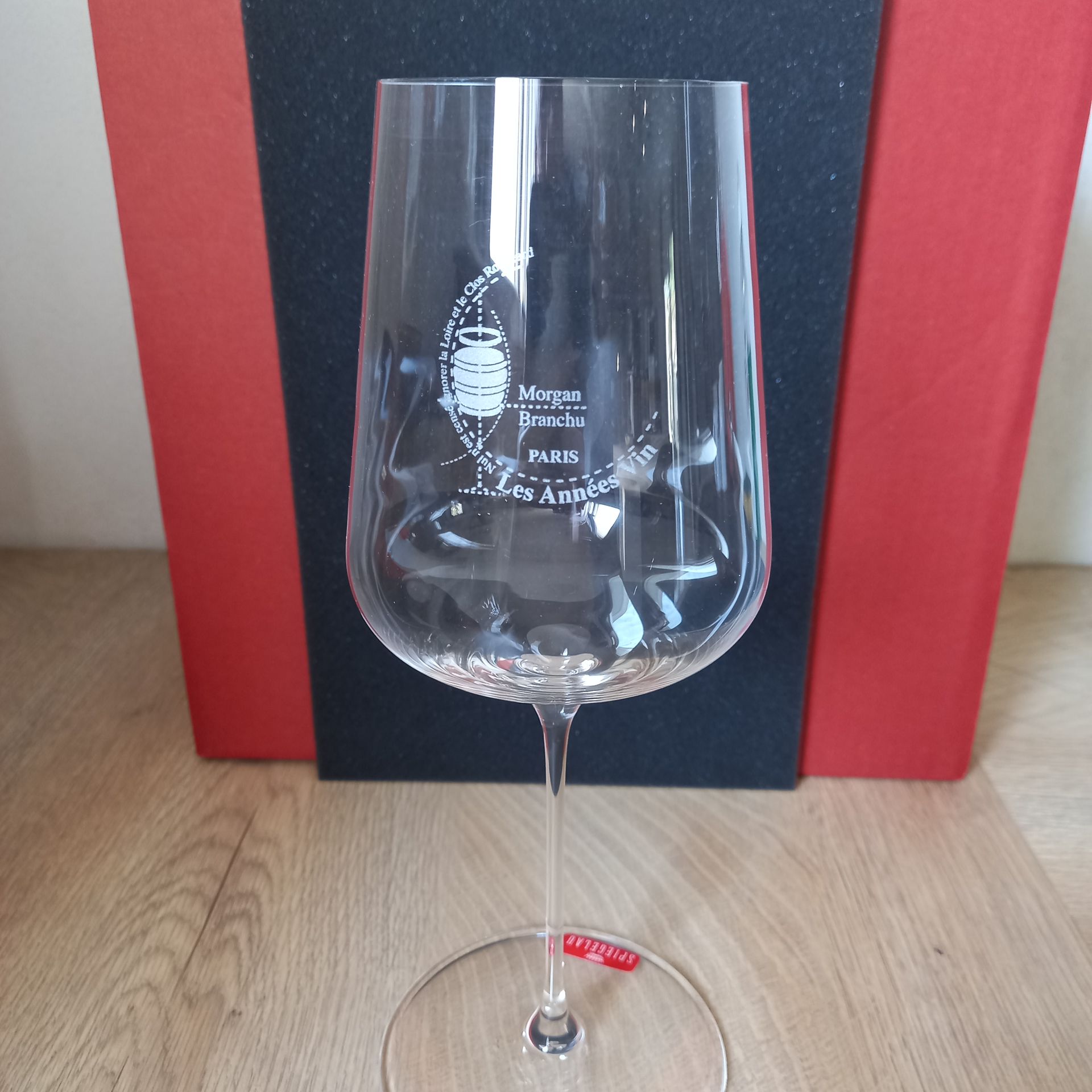 Verre à vin transparent avec logo