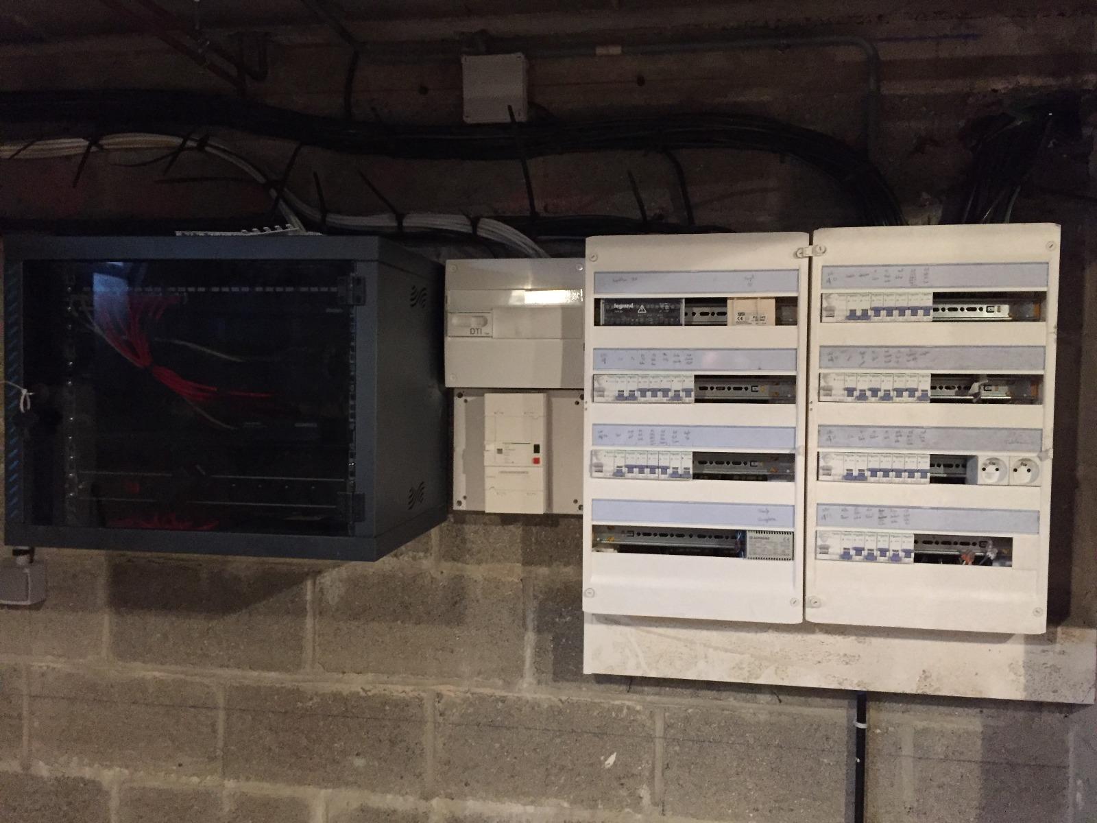 coffret elec et baie informatique