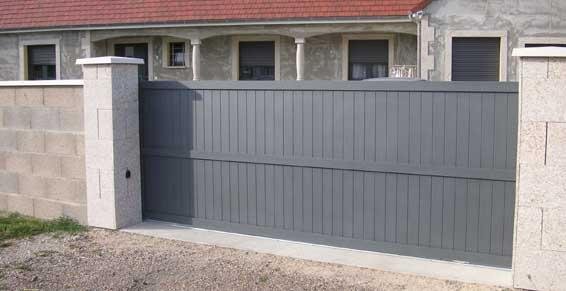 Installation de portails en aluminium