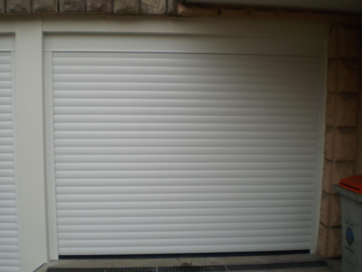 VOLET ROULANT DE PORTE DE GARAGE SERRURERIE LV2M