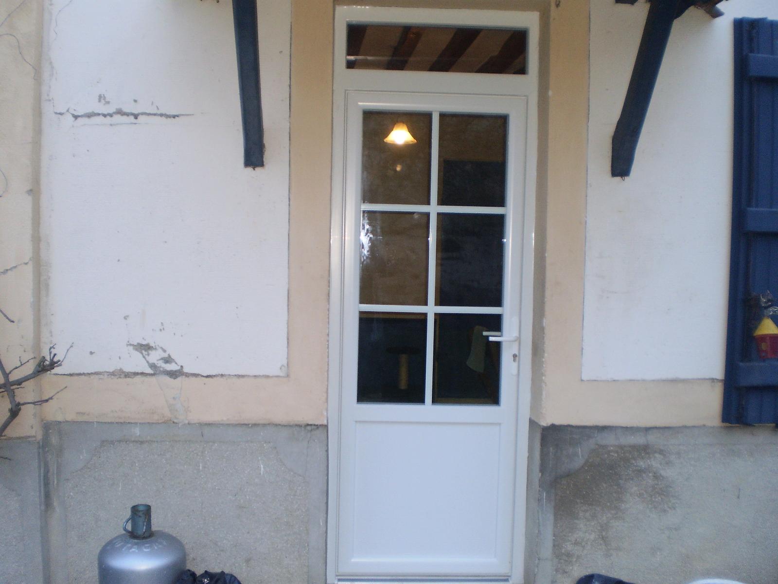 Porte d'entrée PVC avec imposte - Serrurerie LV2M - Champigny-sur-Marn