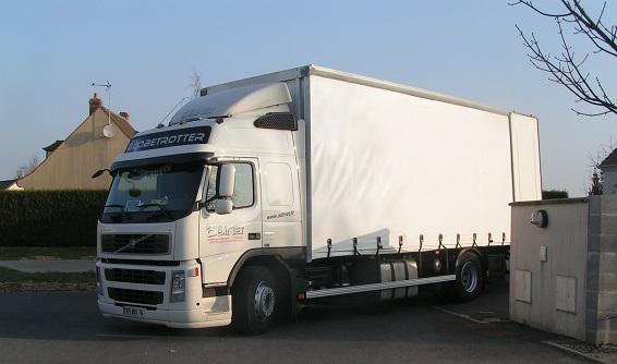 Camion à parois coulissantes