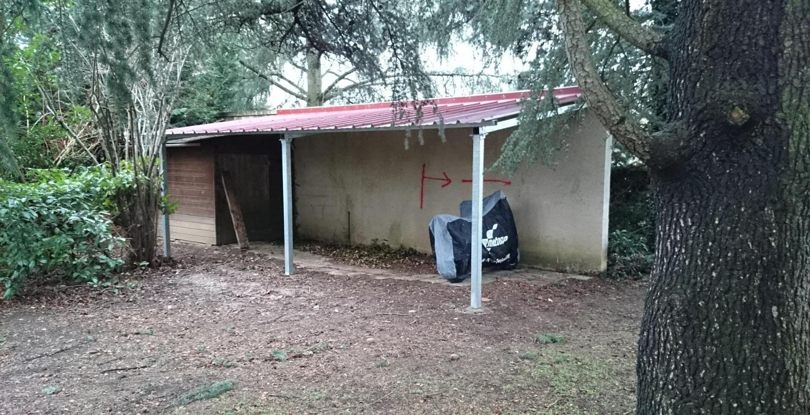 Abris moto  Serrurier à Lyon