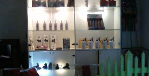 Ventes de produits cométiques à domicile sur demande.