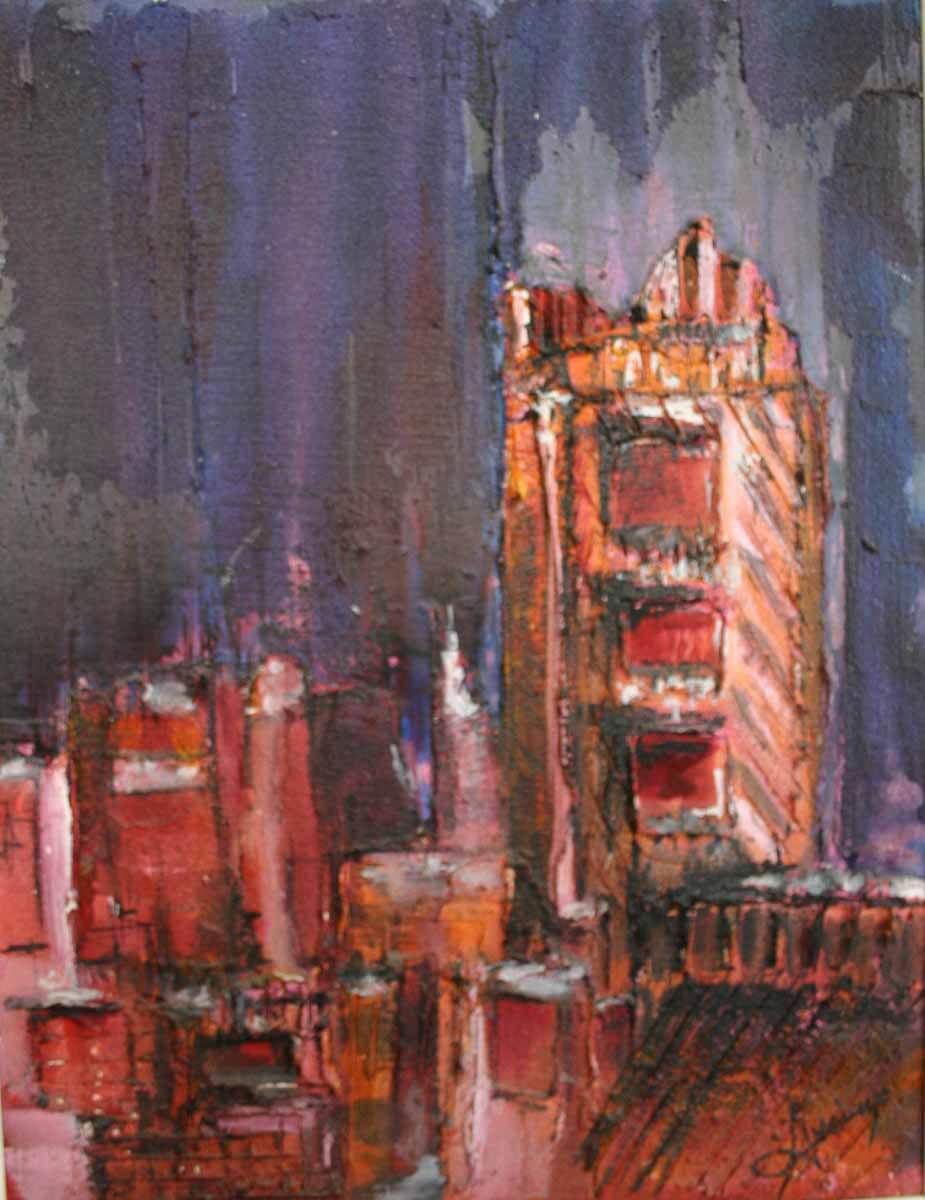 Vitrail abstrait de bâtiments dans des tons de rouge, d'orange et de violet, avec des coups de pinceau verticaux.