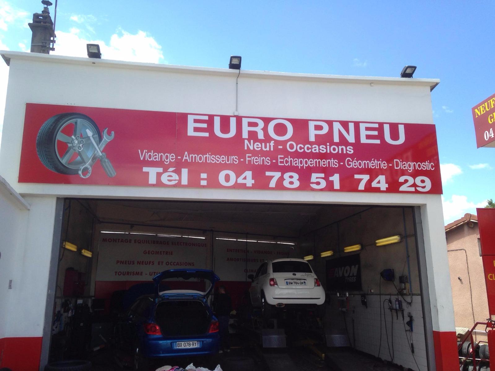 En photos locaux et notre équipe PierreBénite Euro Pneu