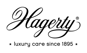 Ein schwarz-weißes Logo für Hagerty Luxury Care seit 1895