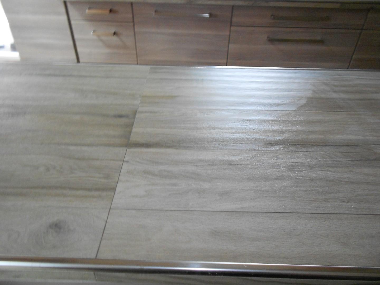 Plan de travail carrelé avec joint époxy facile d