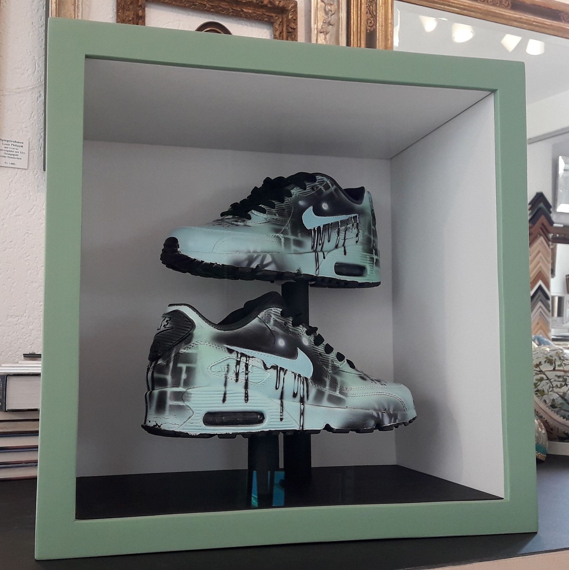 Rahmen & Kunstatelier Iris Arts Nationale und lokale Kunst