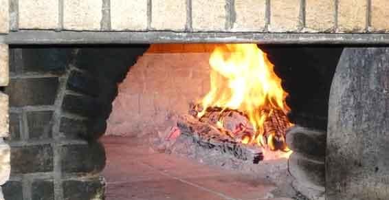 grillades et pizzas au feu de bois