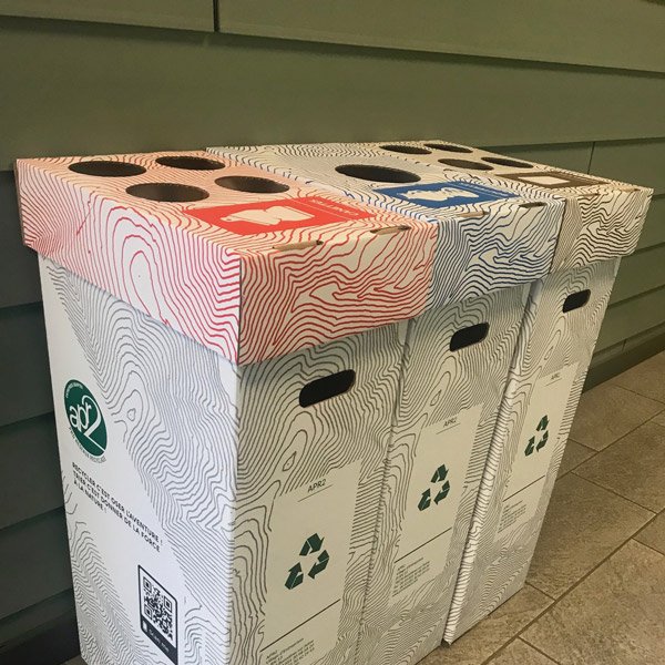 Boîte de recyclage de Récupération des déchets à Paris