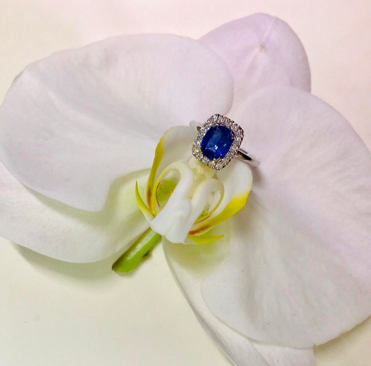 BAGUE SAPHIR NATUREL ET DIAMANTS OR GRIS