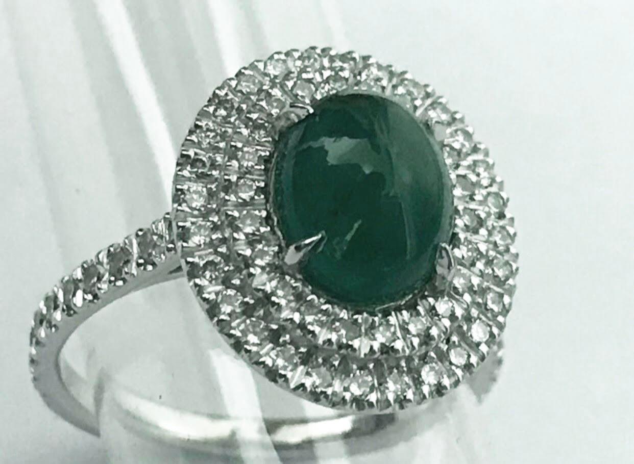 BAGUE OR BLANC DIAMANTS ÉMERAUDE CABOCHON