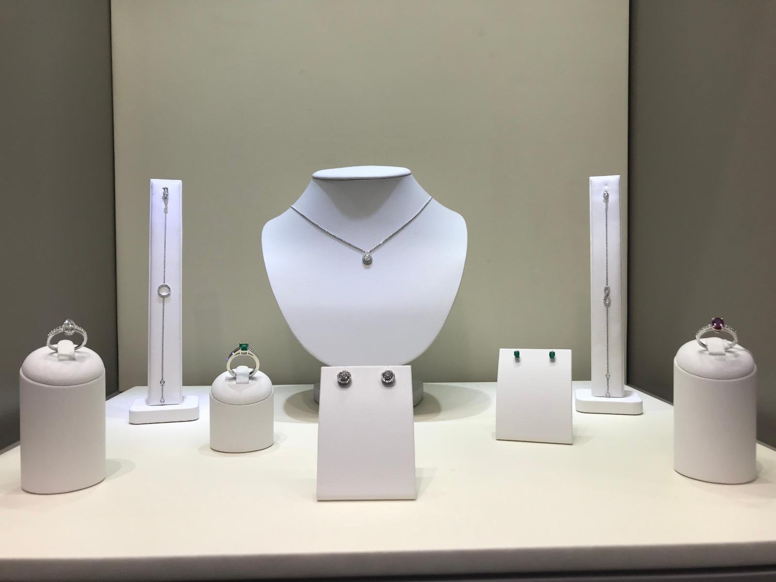 PARURES OR BLANC ET DIAMANTS