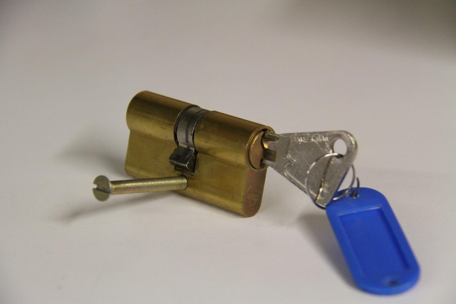 Un barillet laiton pour votre porte d'entrée