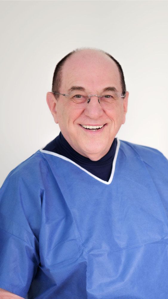 Portrait von Dr. Strümper, leitender Facharzt unserer Orthopädie Privatpraxis in Köln.