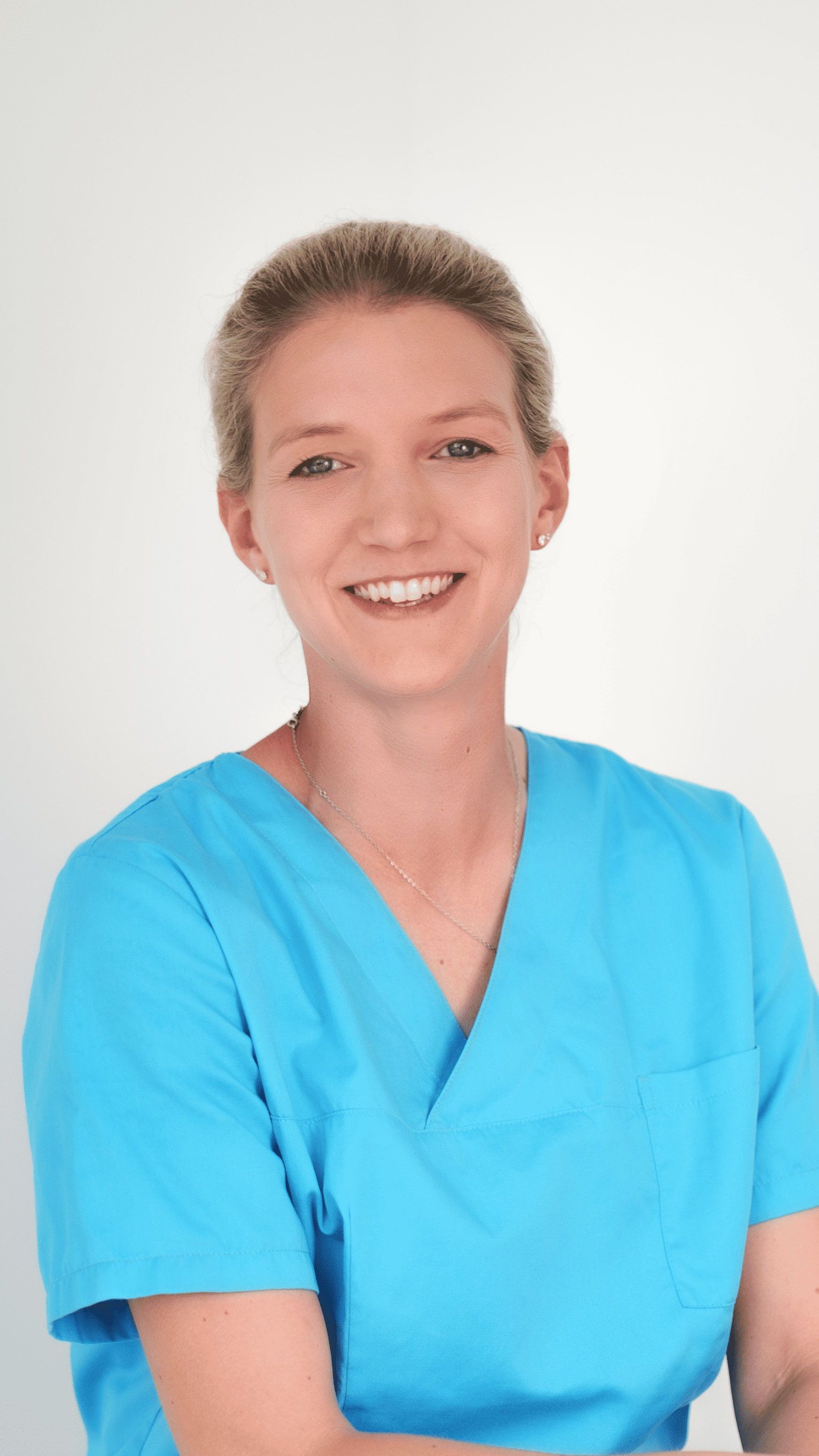 Portrait von Lisa Radermacher, medizinische Fachangestellte in unserer Orthopädie Privatpraxis in Köln.