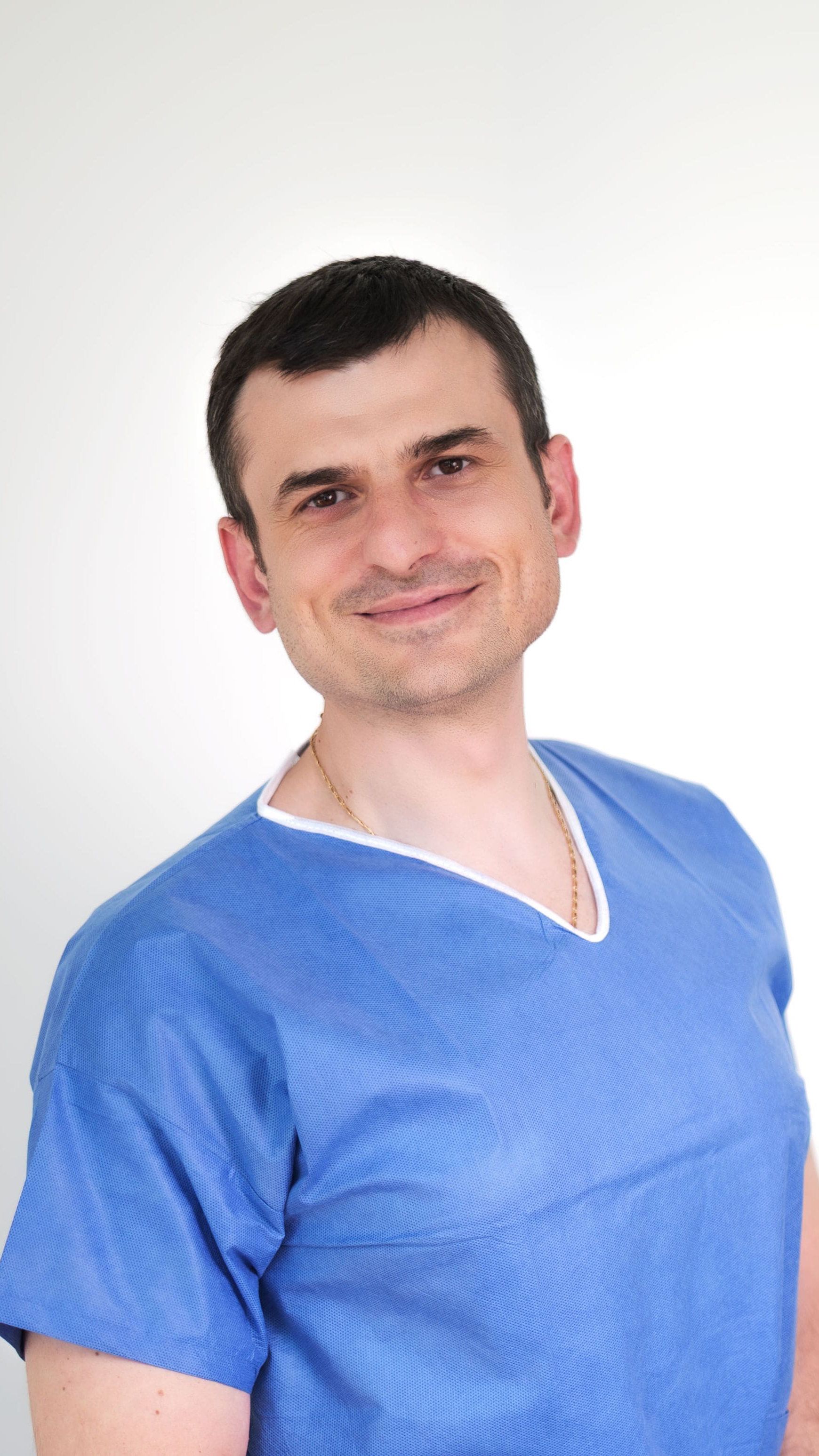 Portrait von Doctor-medic Marius-Cristian Marginean, Facharzt für Radiologie unserer Orthopädie Privatpraxis in Köln.