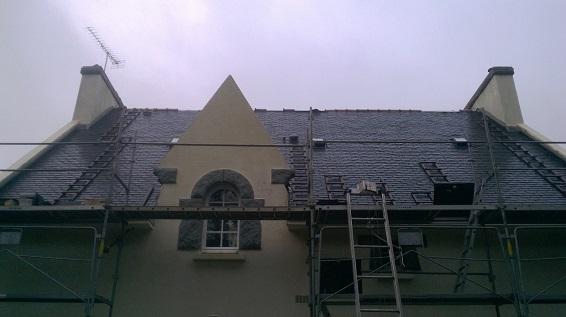 TOITURE NEUVE A PLOMELIN-ardoises épaisseur 7-8mm.