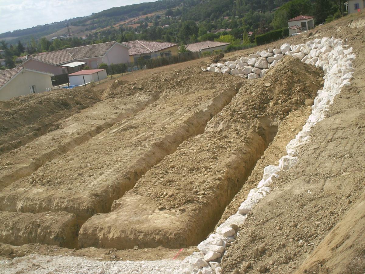 enrochement et ouvertures de fouilles