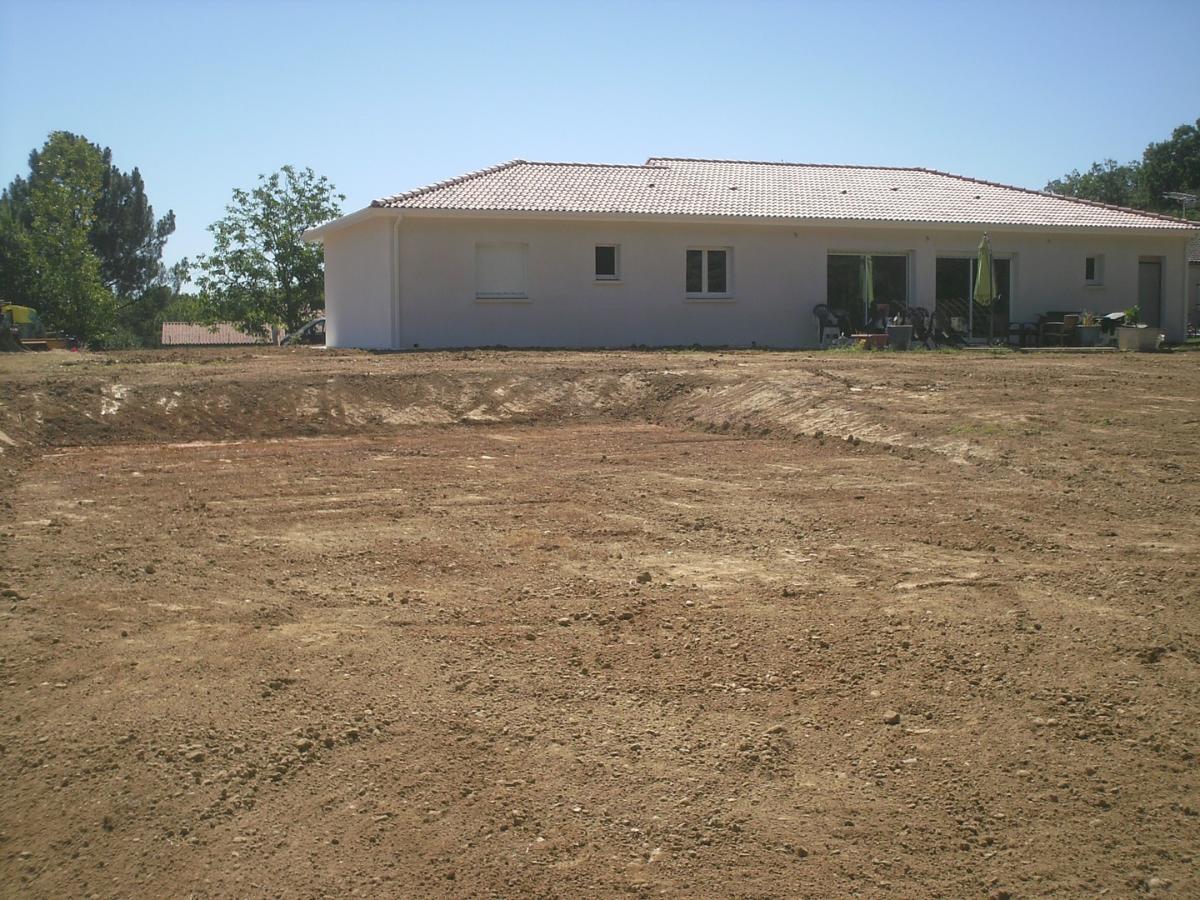 aménagement du terrain (remise en forme des terres )