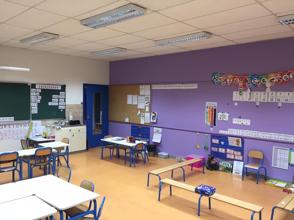 peintures à l'eau sans odeur - salle de classe d'école