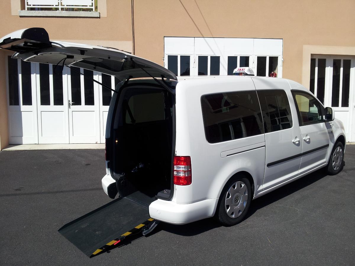 Véhicule de Transport de Personne à Mobilité Réduite.