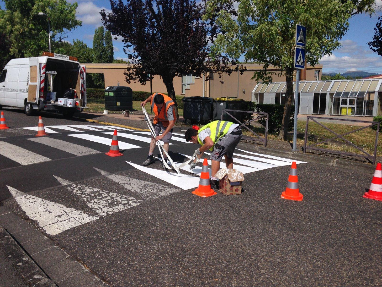 Enduit à froid dents de requin et passage piétons