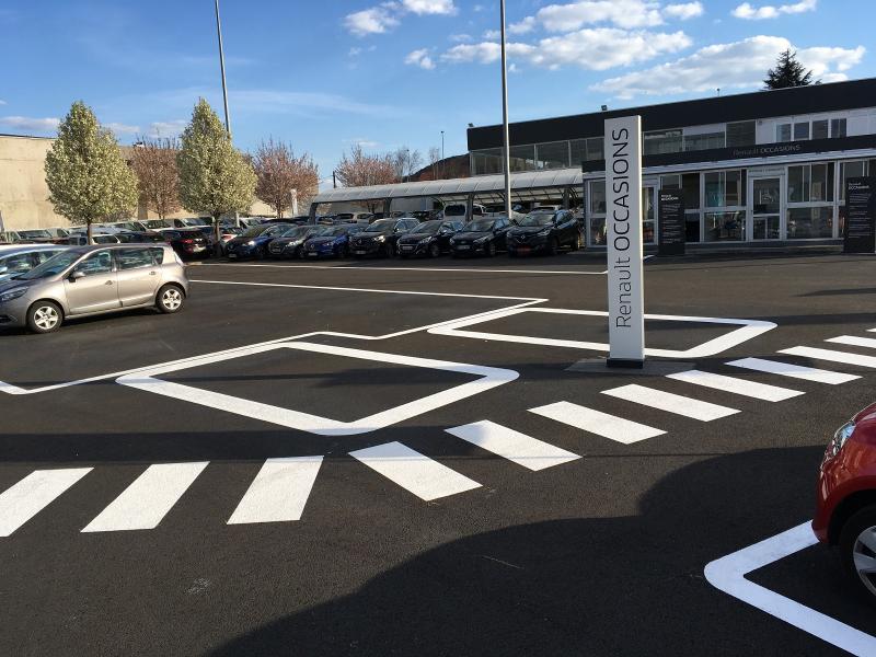 Signalisation parking Renault Occasion Bony Brezet