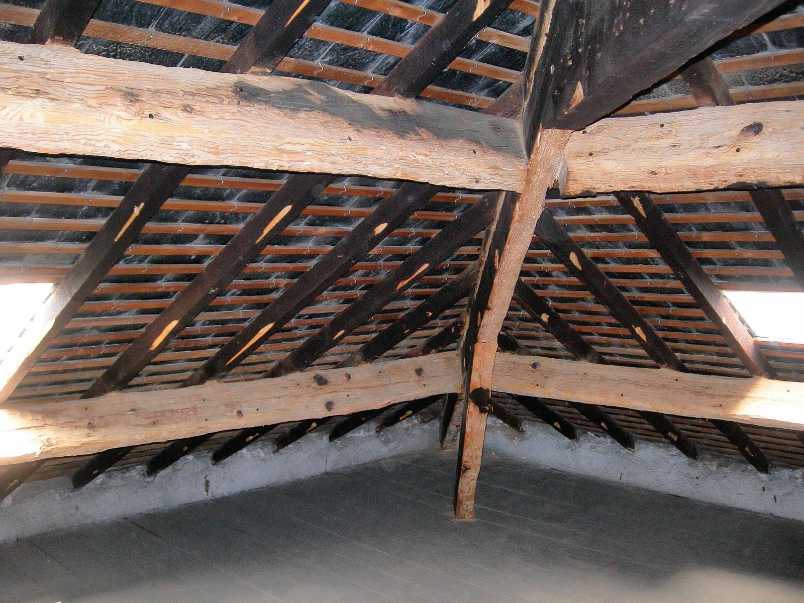 Décapage sur charpente