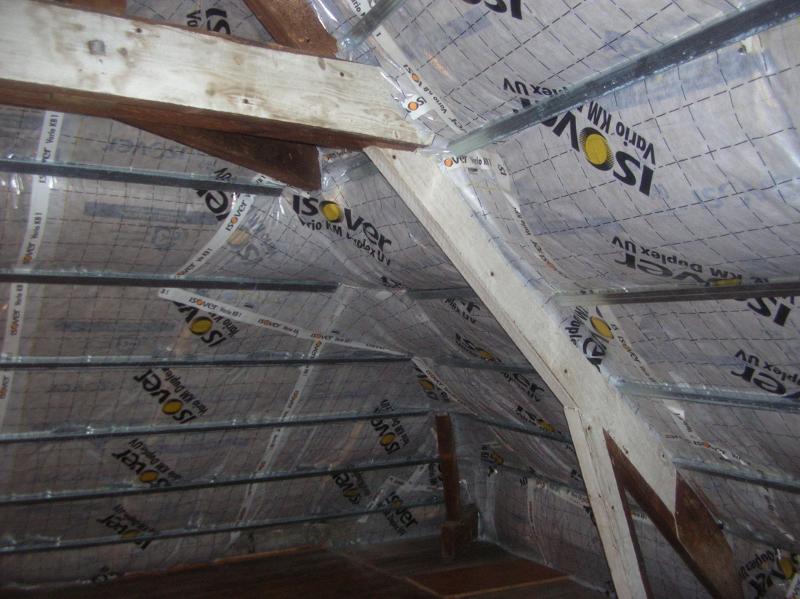 Isolation sous rampant avec membrane d'étanchéité