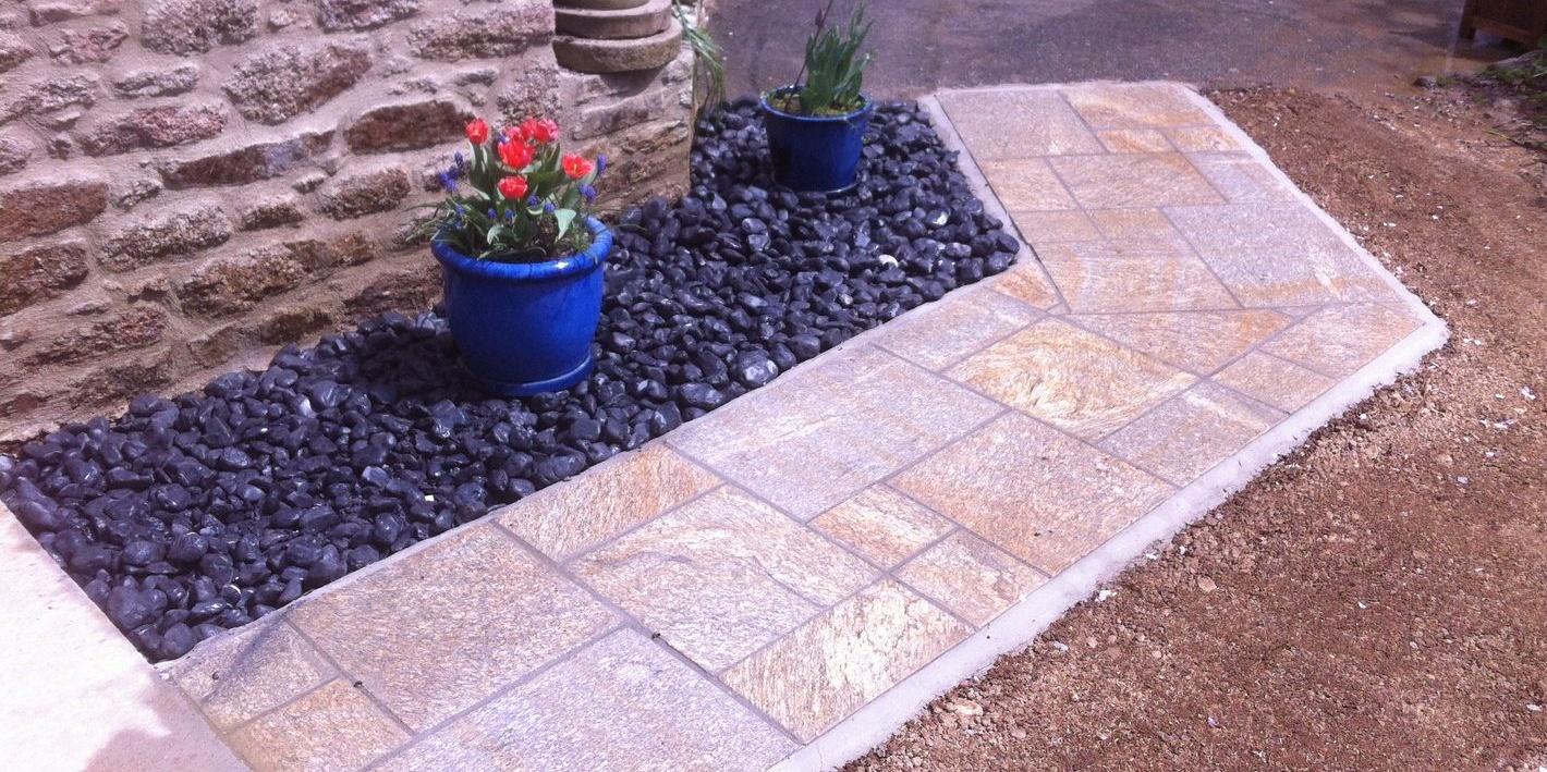 allée en granite jardin breizh allaire