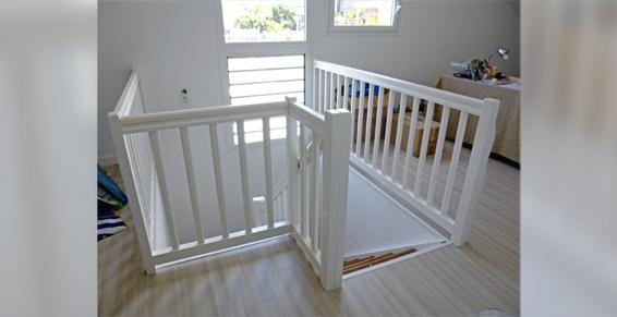 Peinture spécifique sur rampe d'escalier