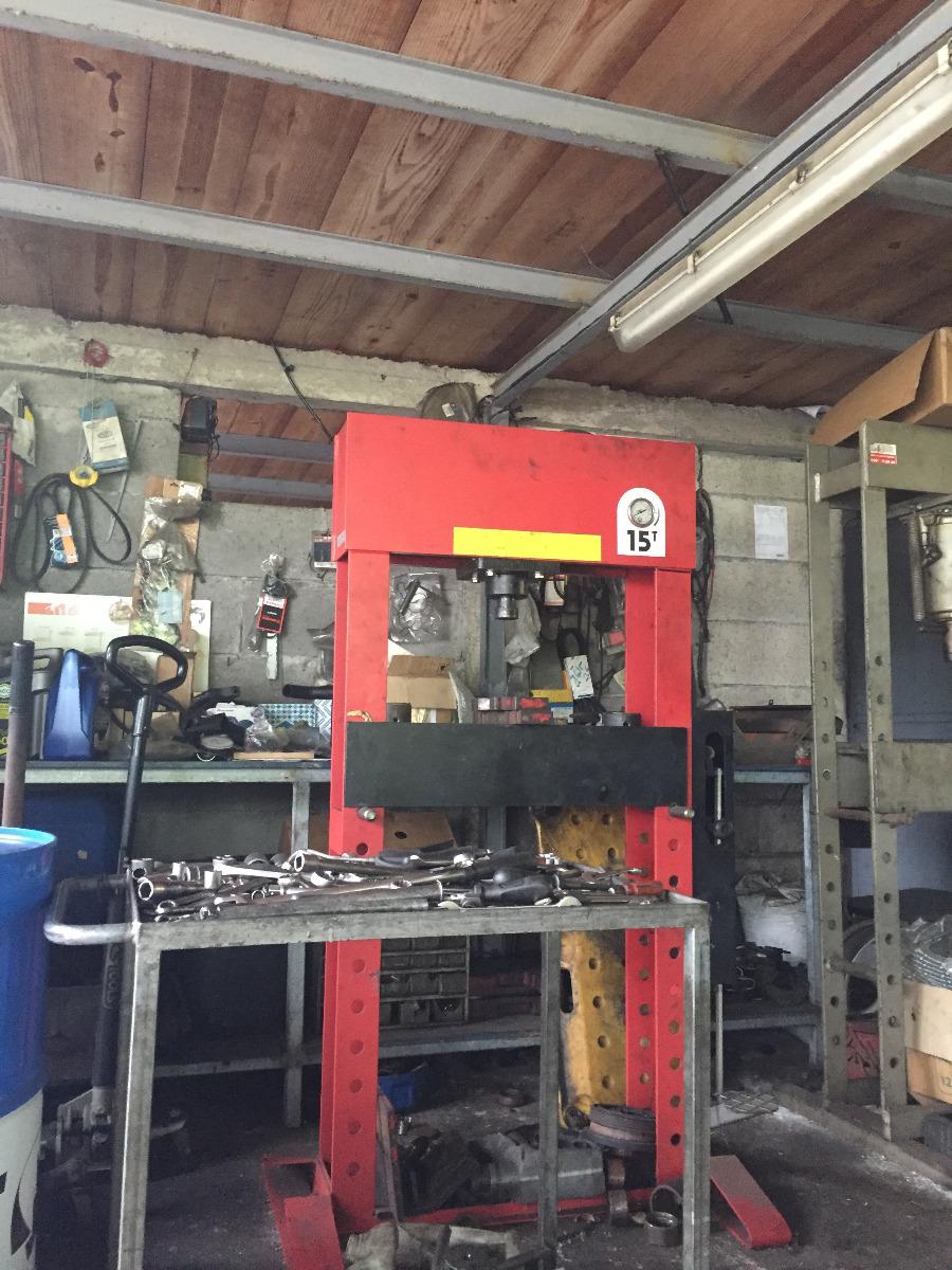 Garage à Saint-Esprit