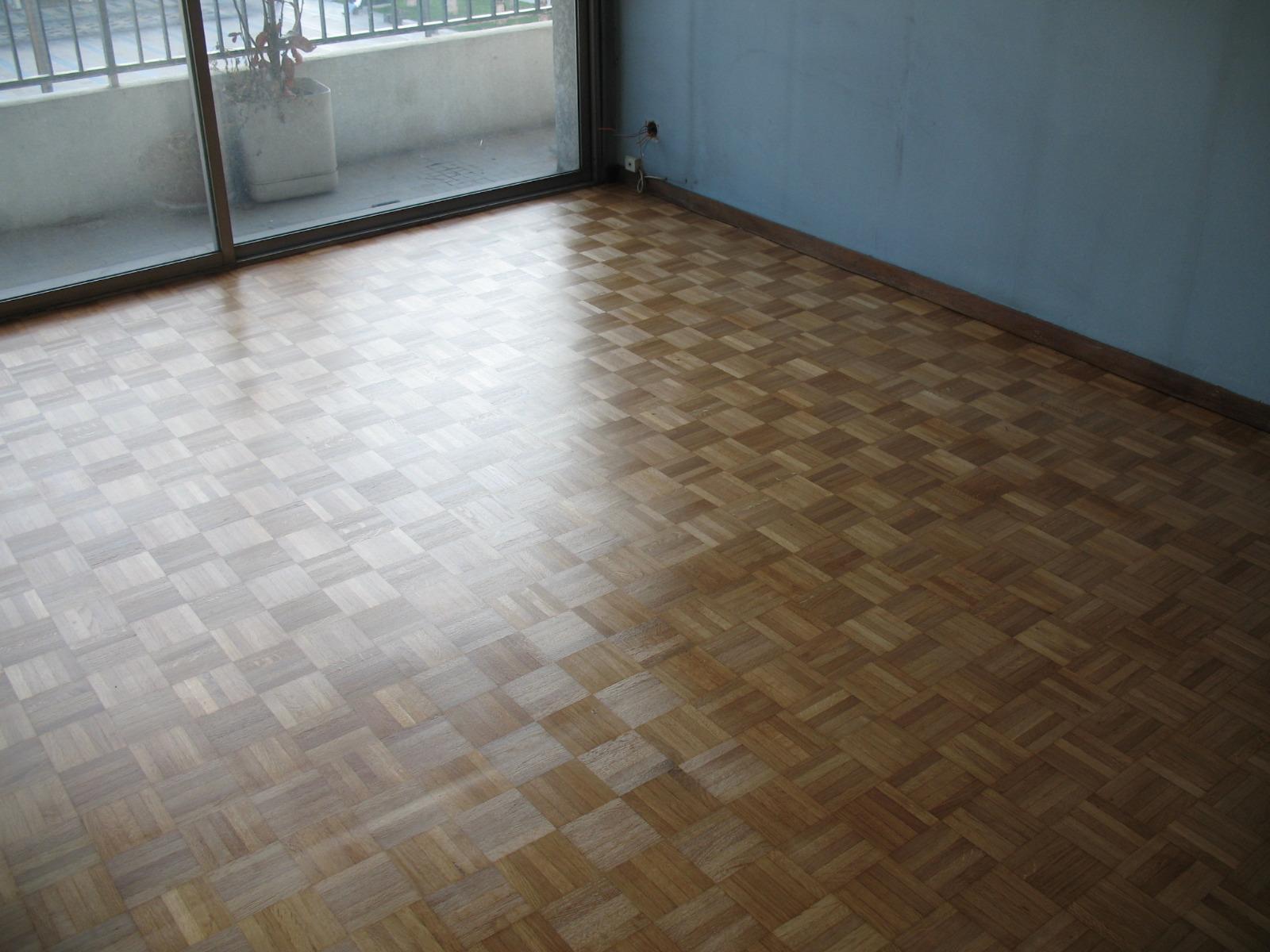 Ponçage de parquet