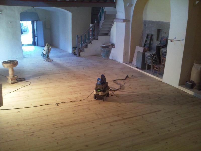 Ponçage de sols en bois